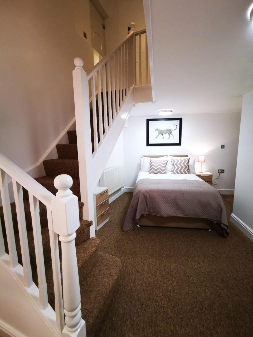 Capital Host- Apartments Euston London Bagian luar foto