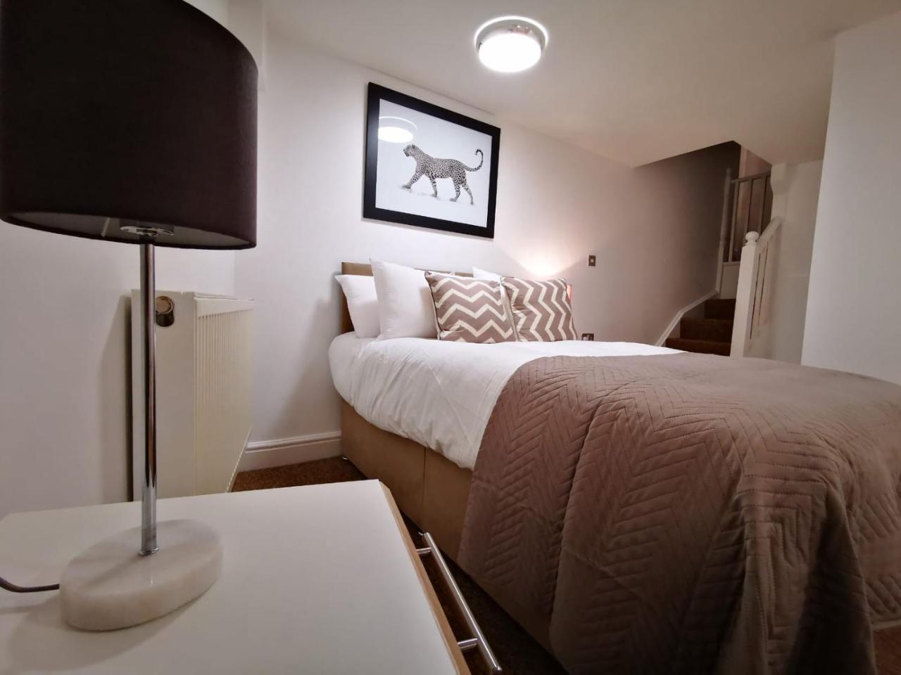 Capital Host- Apartments Euston London Bagian luar foto