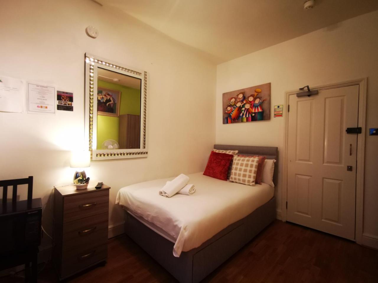 Capital Host- Apartments Euston London Bagian luar foto